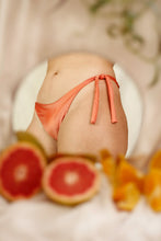 Cargar imagen en el visor de la galería, Lola Bottom